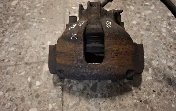Volvo V70 Front brake caliper 829 286 H0321