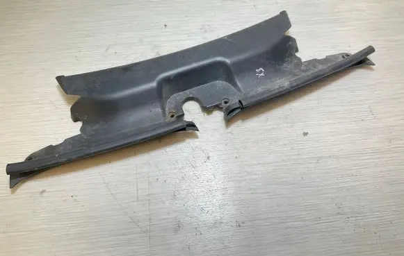 BMW X3 E83 Radiator trim 3402286