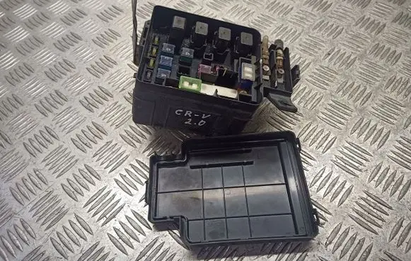 Honda CR-V Fuse box cover 