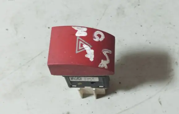 Skoda Octavia Mk2 (1Z) Hazard light switch 1Z0953235A 03002420