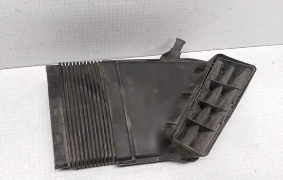 Audi A4 S4 B6 8E 8H Cabin air duct channel 8E0129617D