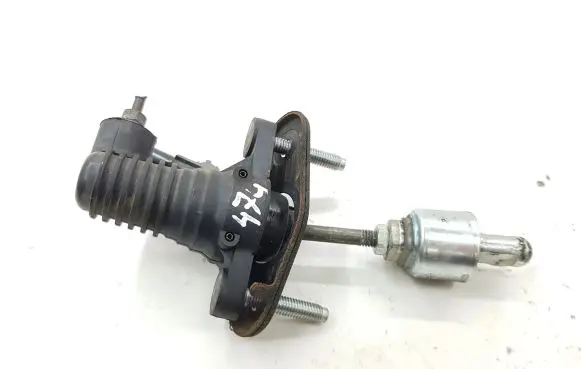 Toyota RAV 4 (XA30) Clutch master cylinder