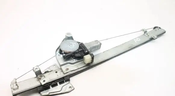 Mitsubishi Pajero Front door window regulator with motor MR989947