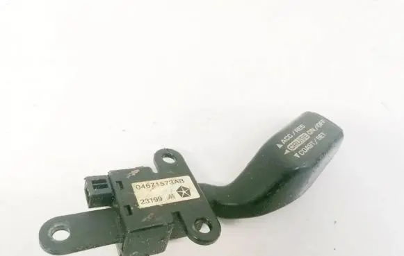 Dodge Caliber Cruise control switch 04671573AB 23199 04671573AB23199