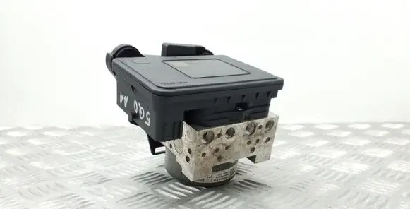 Volkswagen Golf VII ABS Pump 5Q0907379AA 5Q0614517T