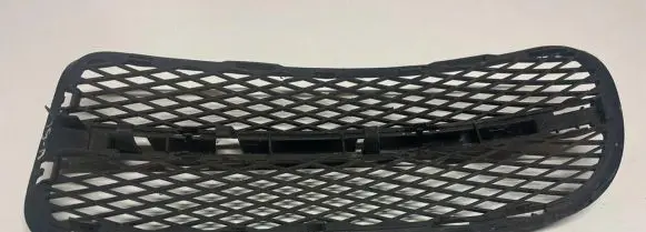 Volkswagen Touareg I Front bumper lower grill 7L6853666A