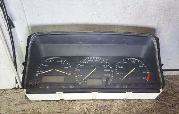 Volkswagen PASSAT B3 Speedometer (instrument cluster) 357919033CM 357919042C