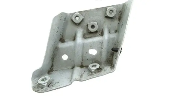 Volkswagen Touareg II Fender mounting bracket 7P6821151A