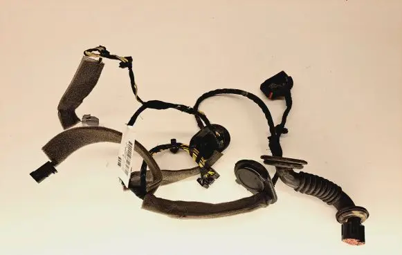 Volvo V50 Rear door wiring loom 30737659 996692104 30737659A
