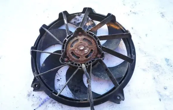 Citroen C8 Radiator cooling fan shroud