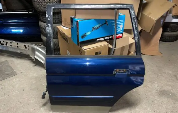 Mitsubishi Pajero Sport I Rear door