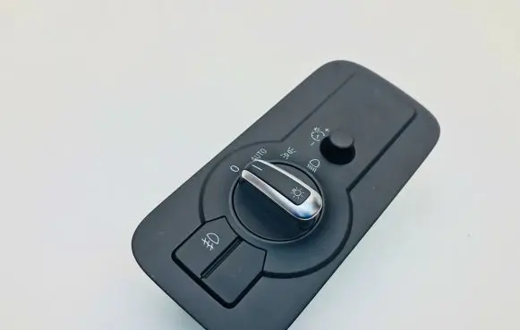 Volkswagen Touareg II Light switch 7P6941431E