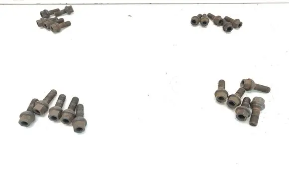 Volkswagen Transporter - Caravelle T4 Nuts/bolts 