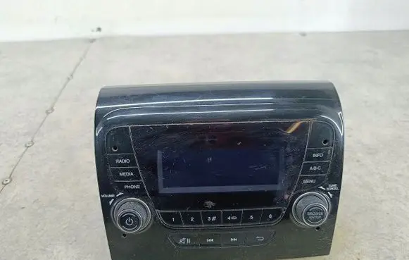 Peugeot Boxer Radio/CD/DVD/GPS head unit 07356610260MOPAR