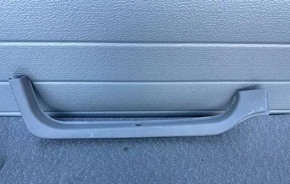 Mitsubishi Pajero Tailgate trim MB493985