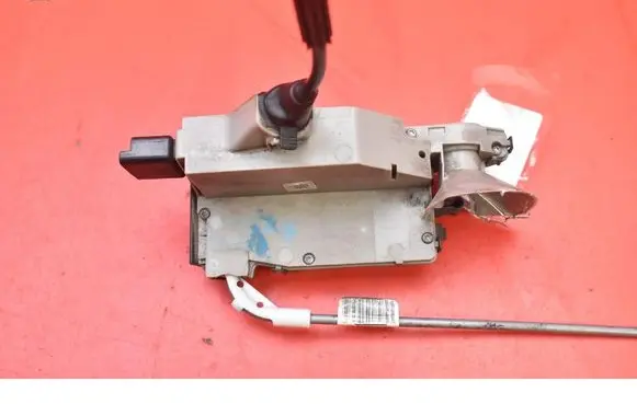 Citroen DS5 Front door lock 9686919480