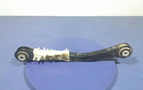 BMW X7 G07 Rear control arm 6878029