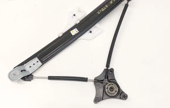 Rear window lifting mechanism without motor