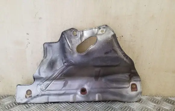 Volvo XC90 Exhaust heat shield 30757170