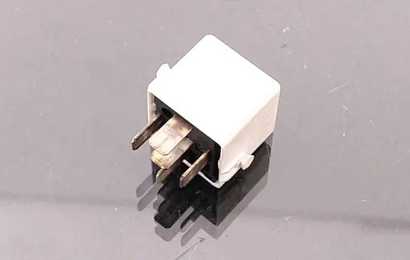 BMW 3 E46 Hazard warning light relay 12631729004