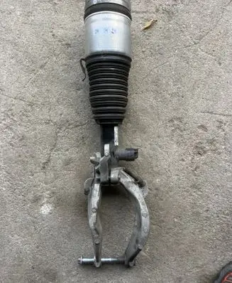 Volvo XC90 Front air suspension shock absorber 32269548 316861988