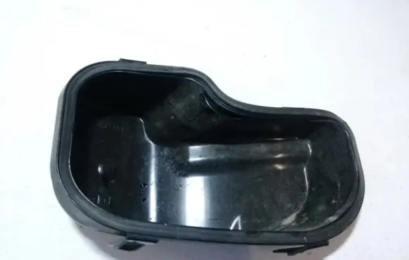 Toyota RAV 4 (XA20) Headlight/headlamp dust cover 270609
