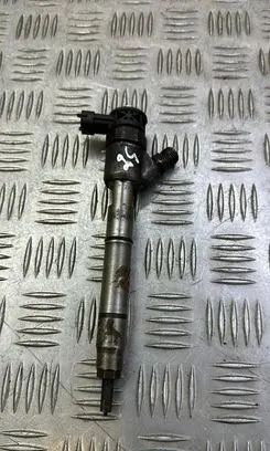 KIA Sportage Fuel injector 338002A610 0445110589
