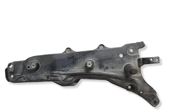 Volvo XC90 Fender mounting bracket 31391777