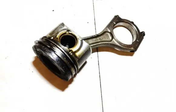 Subaru Legacy Piston with connecting rod