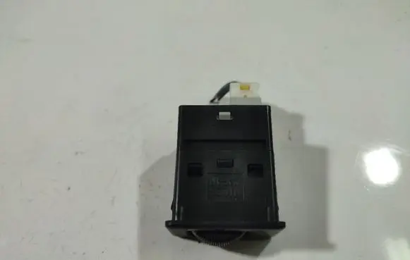 Nissan X-Trail T30 Headlight level height control switch 