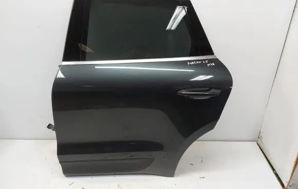 Porsche Macan (95B) Rear door