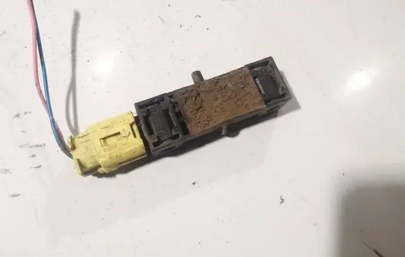 Nissan Almera Tino Airbag deployment crash/impact sensor 98831bu200