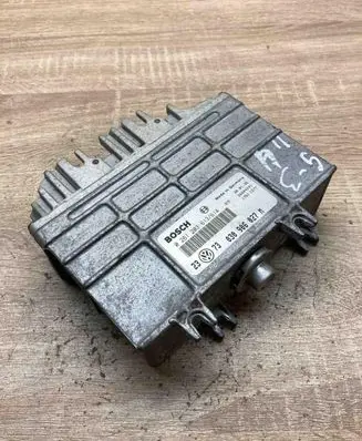 Volkswagen Golf III Engine control unit/module ECU 030906027M 0261203613 614