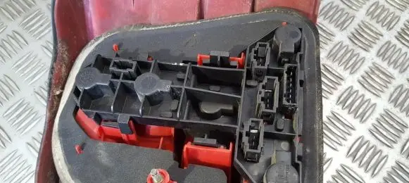 Volkswagen Golf IV Tail light bulb cover holder 1j6945257