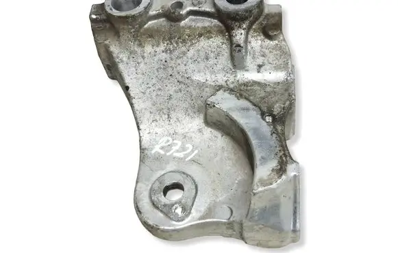 Honda CR-V Engine mounting bracket 