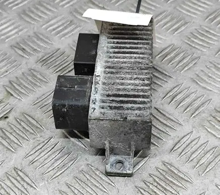 Renault Kangoo II Glow plug pre-heat relay 271206395R