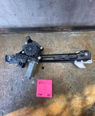 Ford Focus Rear door window regulator motor 0130821902