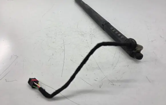 Porsche Cayenne (9Y0 9Y3) Tailgate strut 9Y3827851C