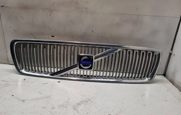Volvo V70 Front bumper upper radiator grill 9190385