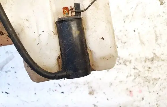 Mazda 323 Windscreen/windshield washer pump