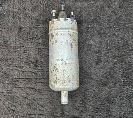 Audi A8 S8 D2 4D Fuel injection high pressure pump 4D0906091D