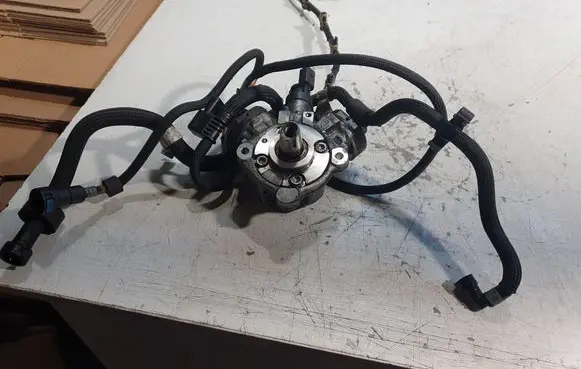 BMW 5 F10 F11 Fuel injection high pressure pump 7800123 0445010617 080814