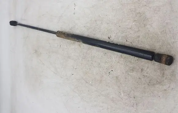 Lexus IS 220D-250-350 Tailgate/trunk strut/damper NOCODE
