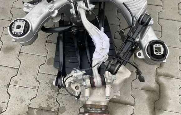 BMW 8 G14 Stub axle 68505646850562
