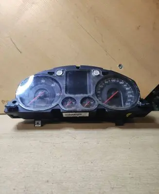Volkswagen PASSAT B6 Speedometer (instrument cluster) 3C0920871 X0006000