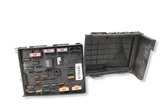 Volkswagen PASSAT B7 Fuse module 3C0937125A 1K0937132F 3C0937629C