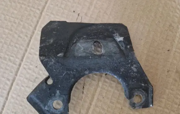 Volkswagen Golf II Other cylinder head part 068145811D