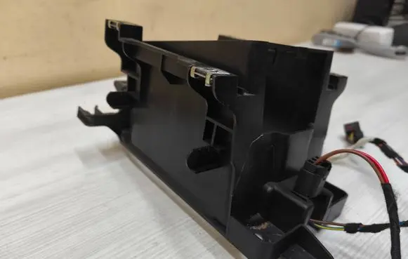 Audi Q2 - Gear shifter surround trim plastic 81A863531