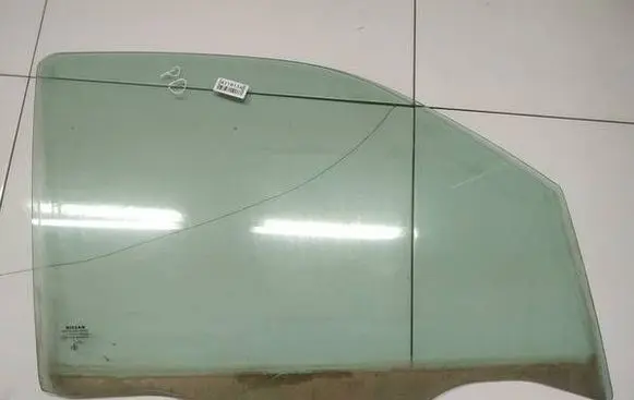 Nissan Pathfinder R51 Front door window glass four-door as2