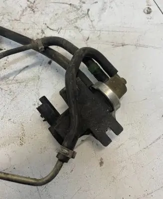 Peugeot 807 Turbo solenoid valve 06t311
